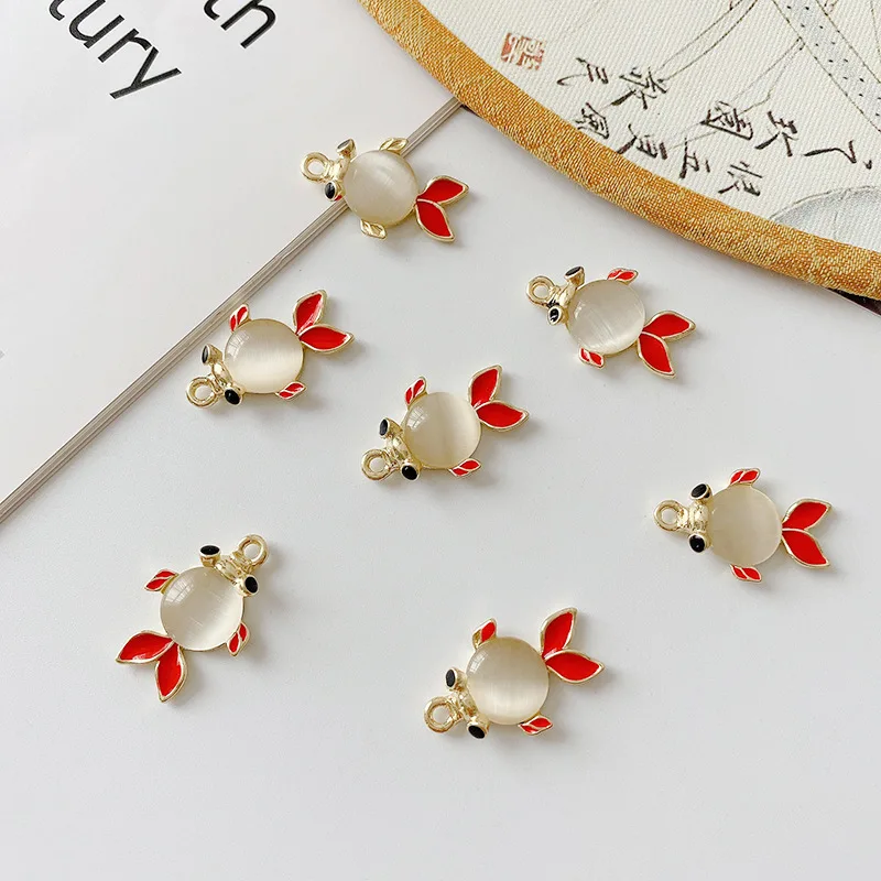 

10pcs Cat Eye Stone Gold Fish Enamel Charms Chic Metal Gem Fish Pendants Fit DIY Jewelry Accessories Bracelet Earrings Finding