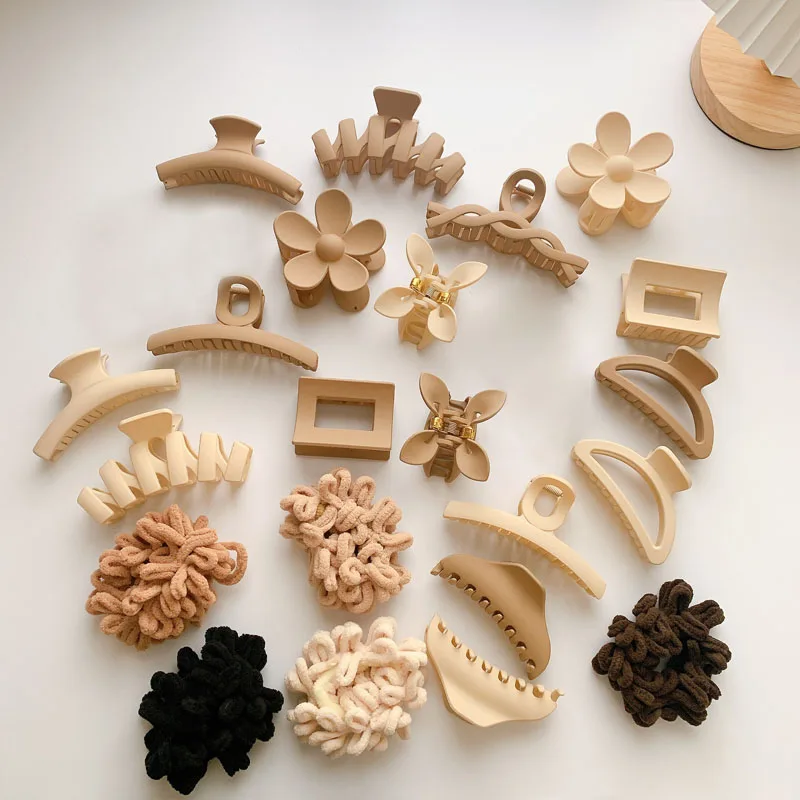 

New Korean Fall And Winter Milk Tea Color Brown Acrylic Hair Claws Clips Multicolored Geometrical Matte Hair Clip Accessories