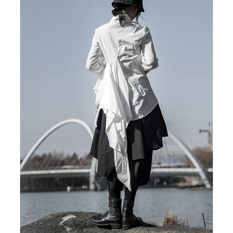 

SuperAen 2021 Spring and Autumn Shirt Women's Mid-length Irregular Black and White Irregular Design Simple Long Sleeve Top