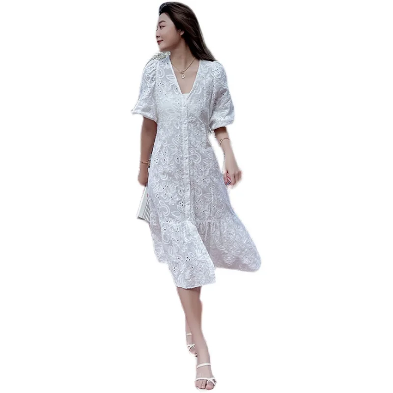

Make new summer super fairy design feeling white v-neck loose thin hollow embroidery dress