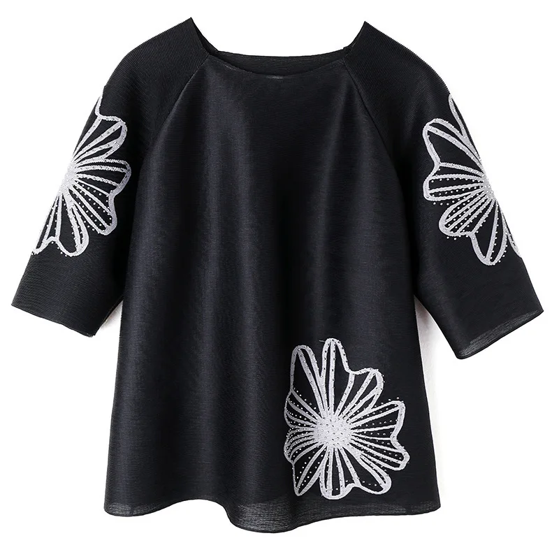 Женская футболка LANMREM серая свободная с принтом и о-вырезом коротким рукавом YG552