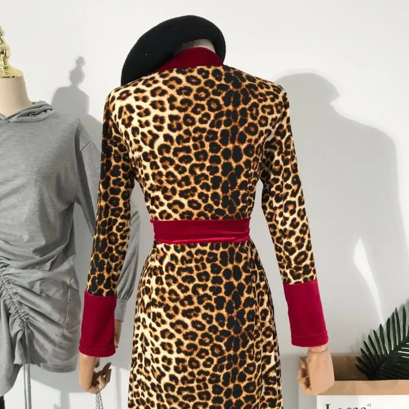 XL-Long Wild Leopard бархатный с длинными рукавами пижамы v-образным вырезом ветер хит