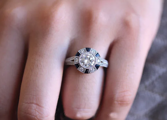 Классические кольца с синим и белым цирконием ослепляющие для невесты свадьбы