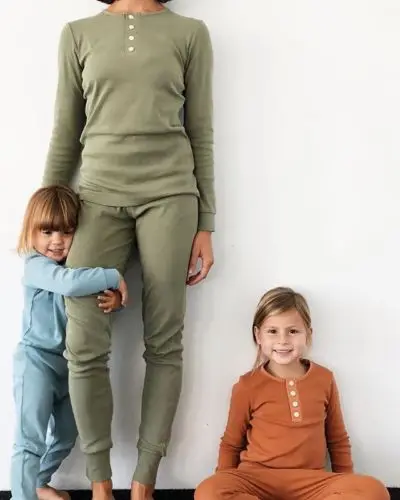 Комплект хлопковой одежды для маленьких мальчиков и девочек однотонная Пижама