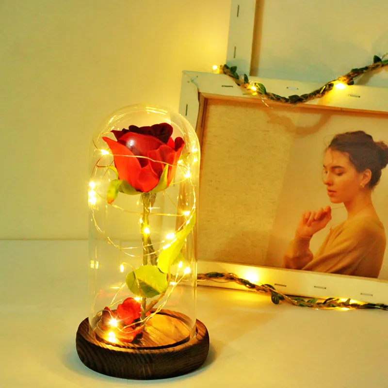 Рождественское украшение Красавица и чудовище красная роза с опавшими