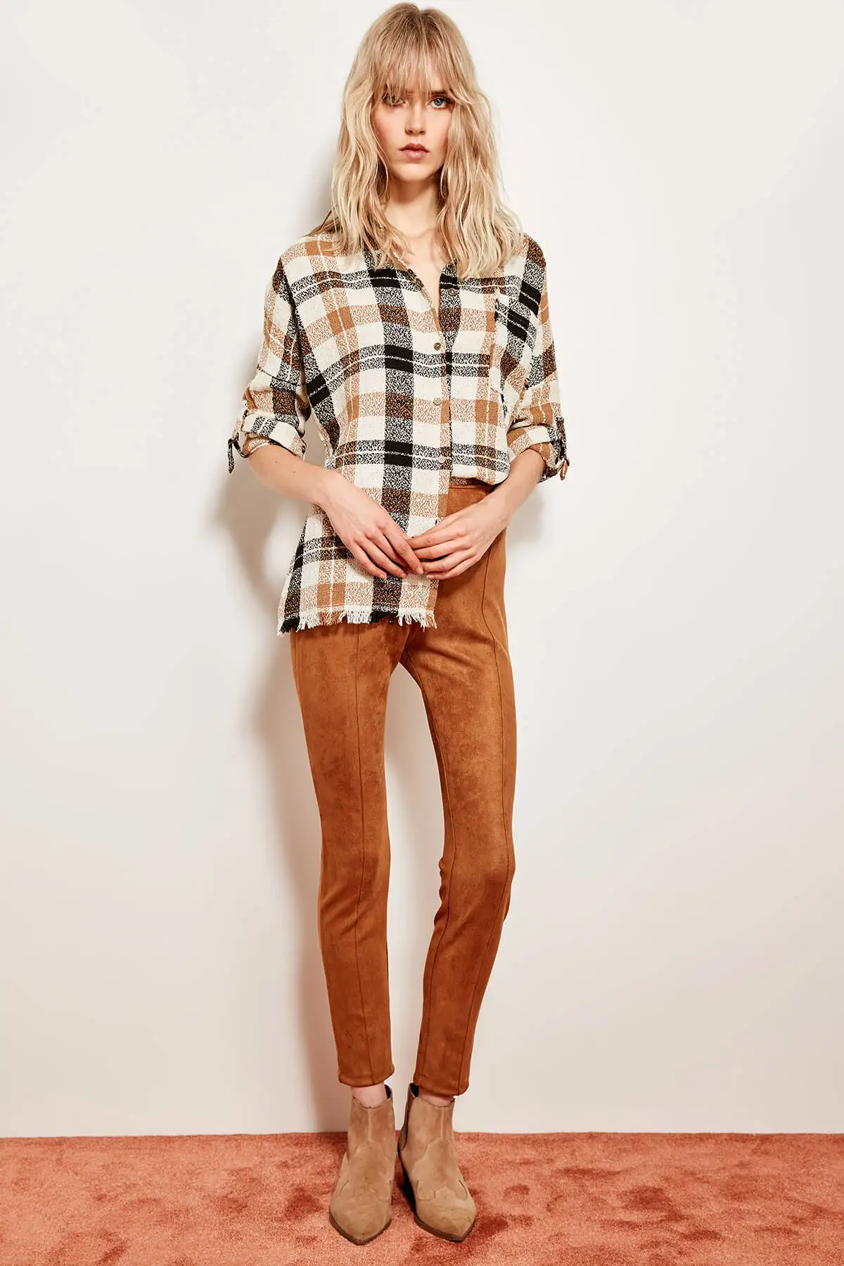 Trendyol Taba трикотажные замшевые брюки в рубчик TCLAW19VG0235|Брюки| |