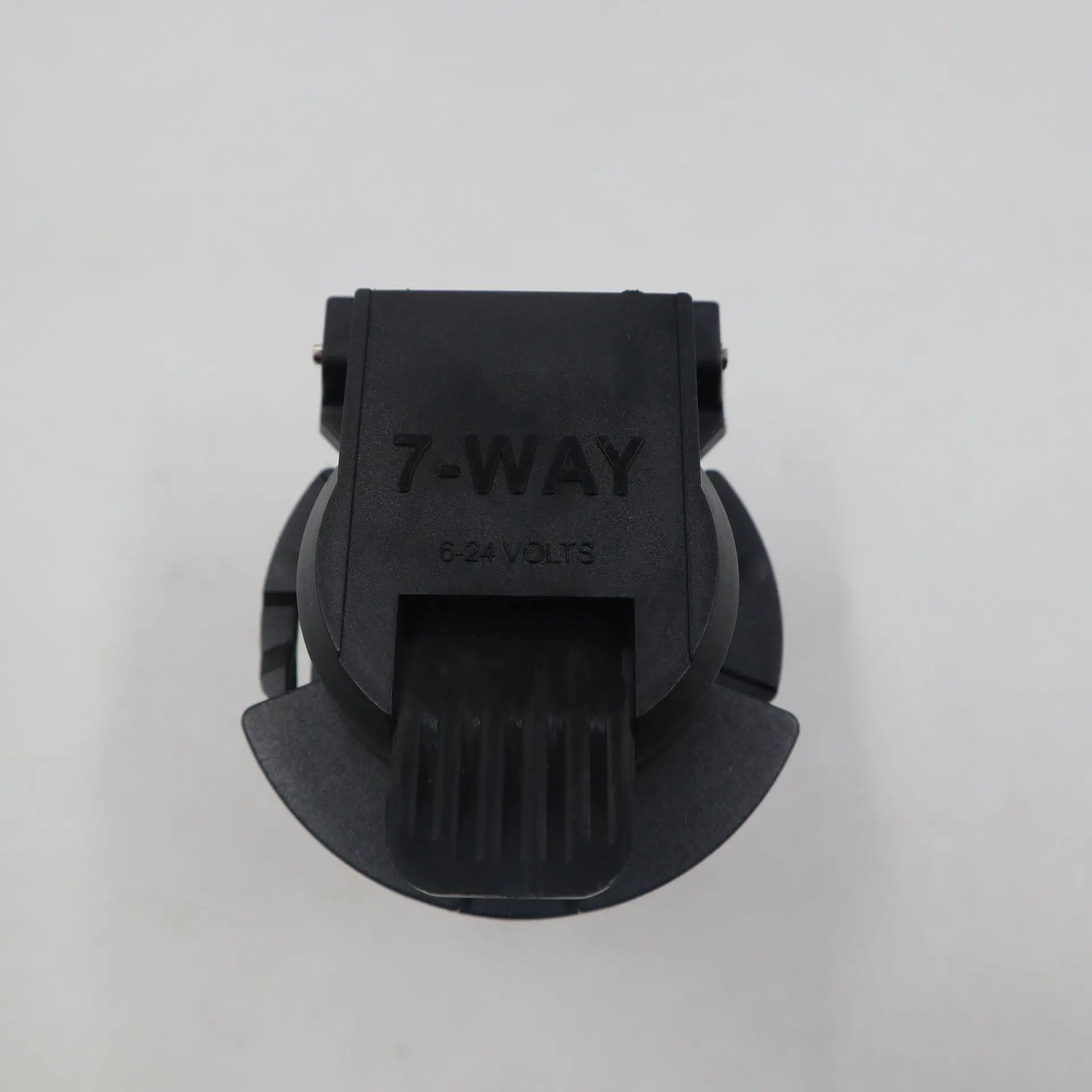 

Car 7Pin Round Trailer Plug Truck Socket charger outlet Blade Socket Connector Adapter