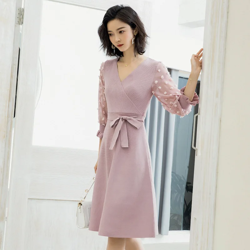 Трикотажное платье с V-образным вырезом рукавами-фонариками | Женская одежда