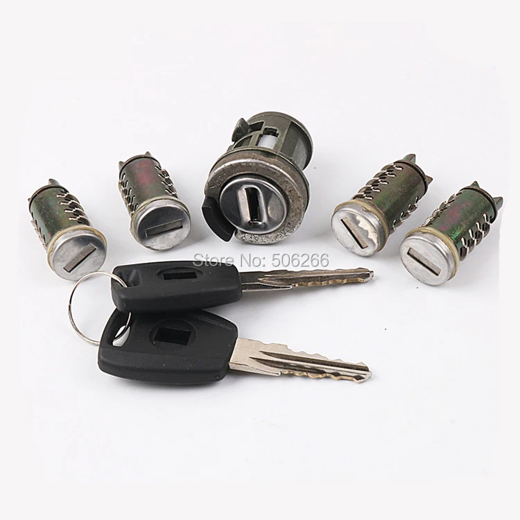 Фирменный цилиндр замка зажигания фирмы Fiat|Слесарные принадлежности| |