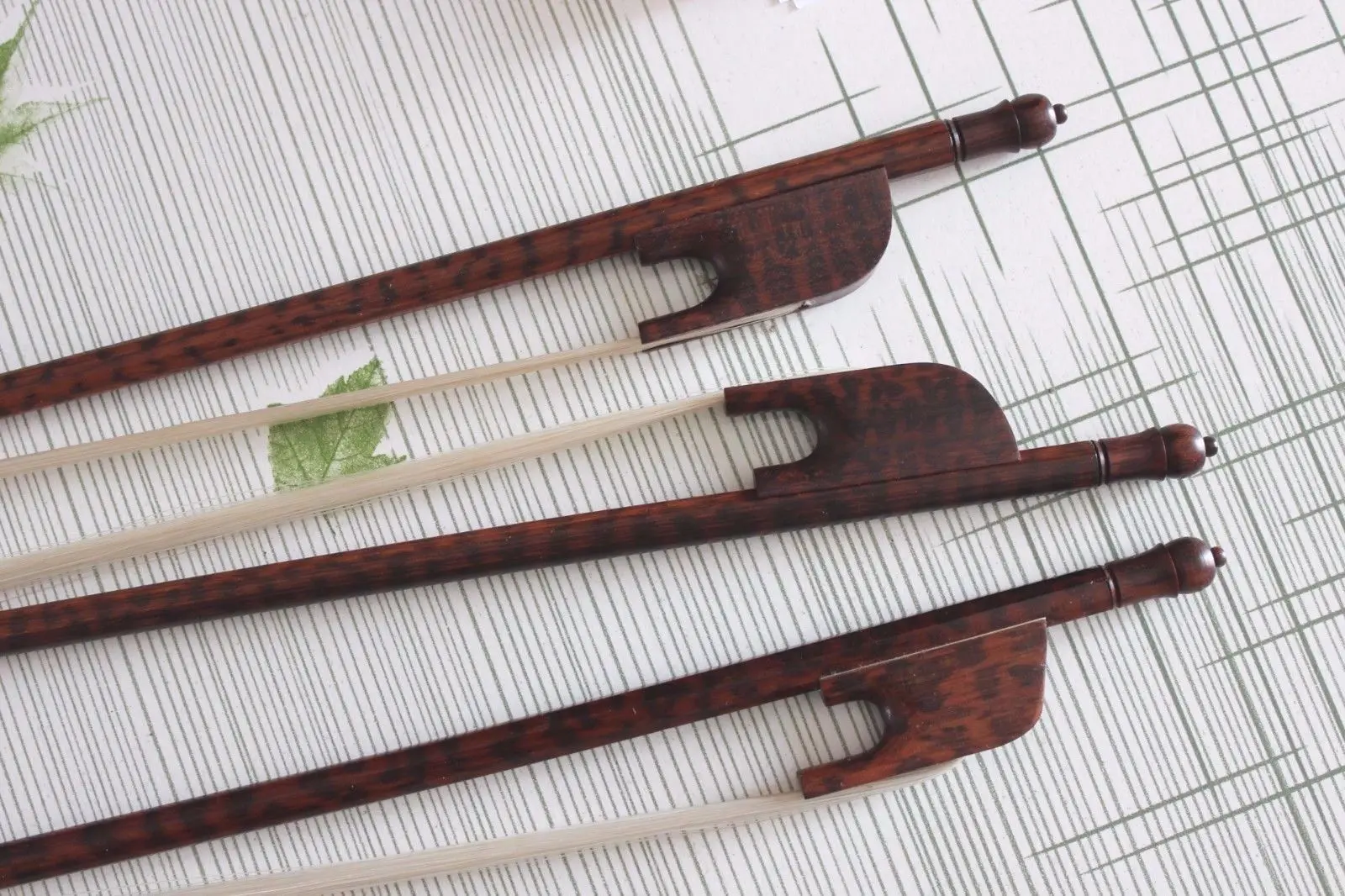 

1 шт. новый топ 4/4 полноразмерный Змеиный деревянный бант для скрипки барокко Стиль Профессиональный бант