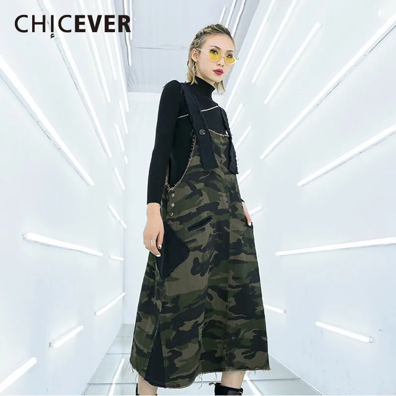 Женское платье на тонких бретельках CHICEVER камуфляжное без рукавов с квадратным