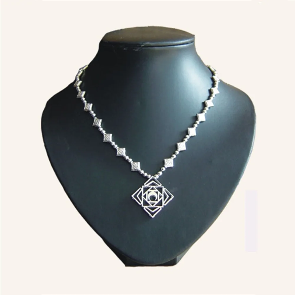 

Athemis Vampire Knight Kurosukuran Yuki Cosplay Accessories