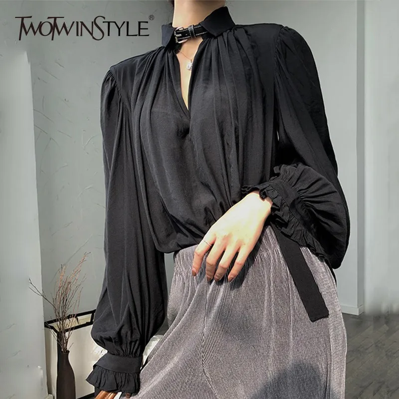 Женская блузка с рукавами-фонариками TWOTWINSTYLE Весенняя v-образным вырезом на