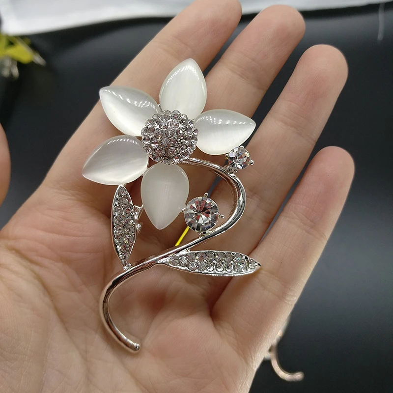Fashionable Imitation Opal Stone Flower Brooch Pin Simple Design Garment Accessories | Украшения и аксессуары