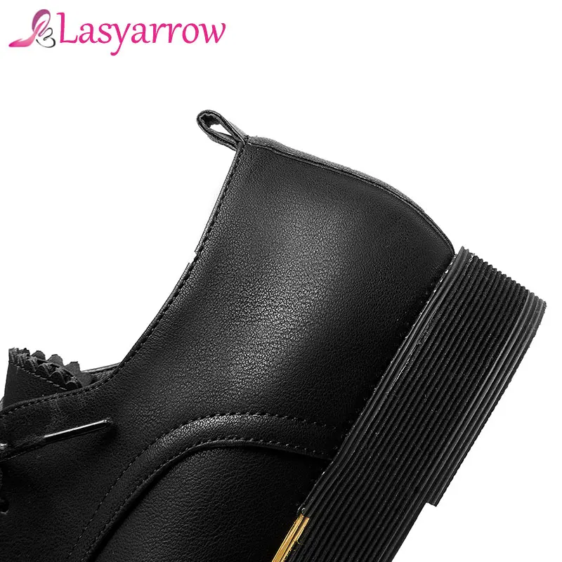 Женские повседневные туфли Lasyarrow модные на плоской платформе с заостренным