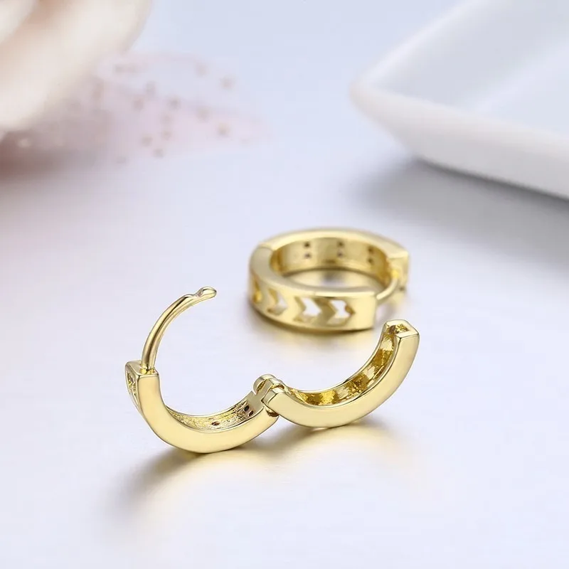 Серьги Huggie Aros милые маленькие круглые серьги со стрелой из фианита для женщин и