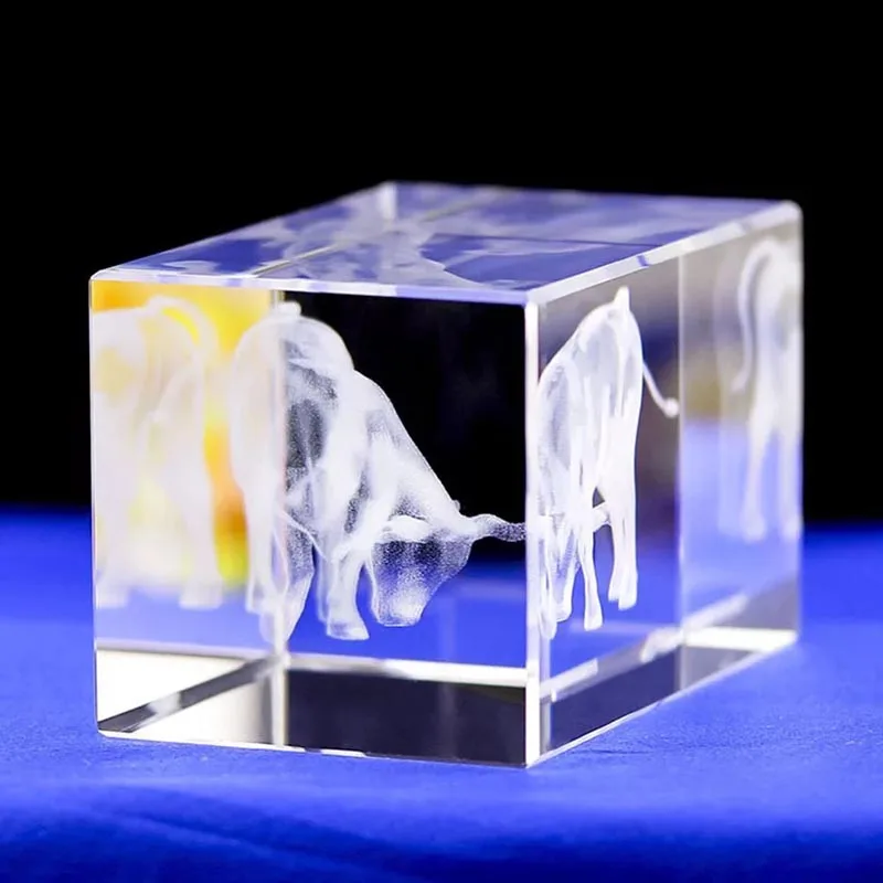 

Creative Gifts Crystal Inner Carved Cow Ornaments For Friends Birthday Gift Decoration Crafts