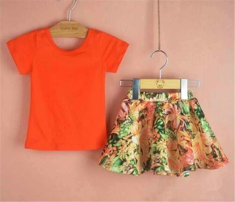 Лидер продаж платье для маленьких девочек топы футболка + юбка с цветочным