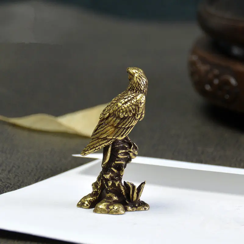 Китайская архаизовая латунная маленькая статуя орла 4 см|Статуи и скульптуры| |