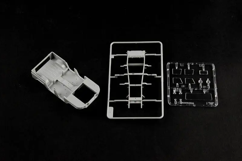 Trumpeter 1/35 02320 BJ212 Военный джип с пусковой установкой | Игрушки и хобби