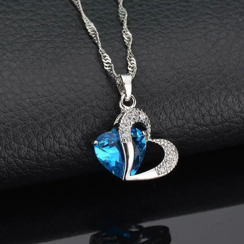 2018 jingyang Christmas Silver Necklace Heart Shaped Ball Pendant Clavicle Woman Short Fall for Women Sweaterv alentine's day |