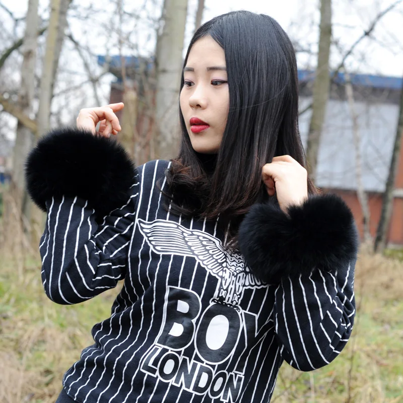 Женский браслет на запястье с манжетами из натурального лисьего меха| |