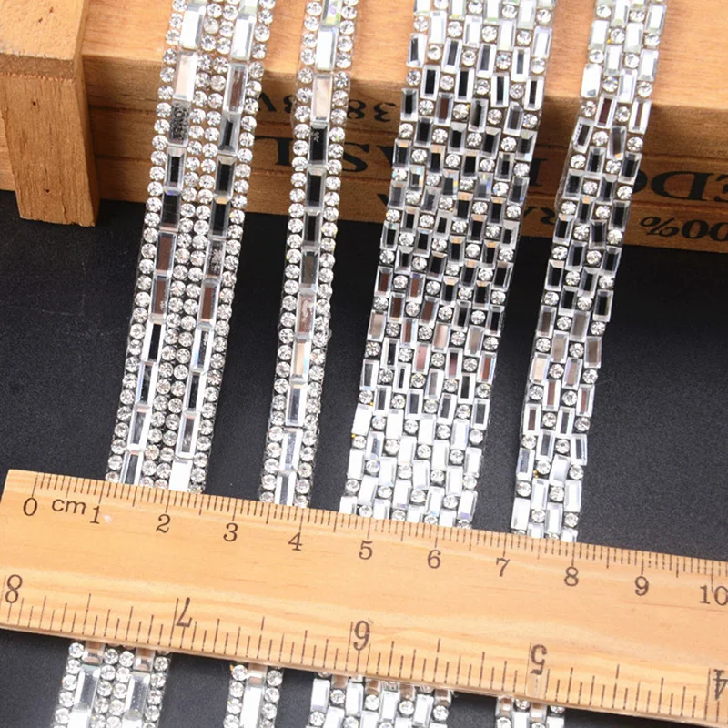 Серебряная лента из горного хрусталя расшитая бисером украшенная аппликацией