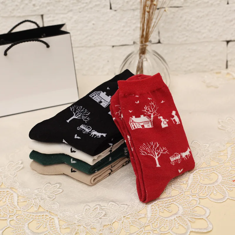 Счастливые женщины пасторальный стиль носки дом дерево деревня жизнь печати