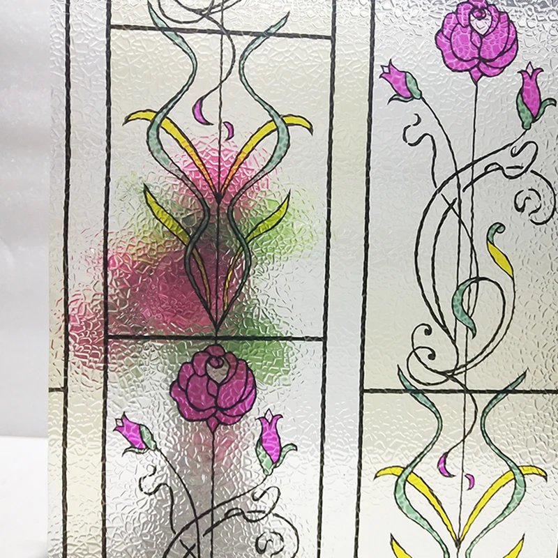 Виниловая пленка для окон с розами декоративная в помещении дома ванной комнаты