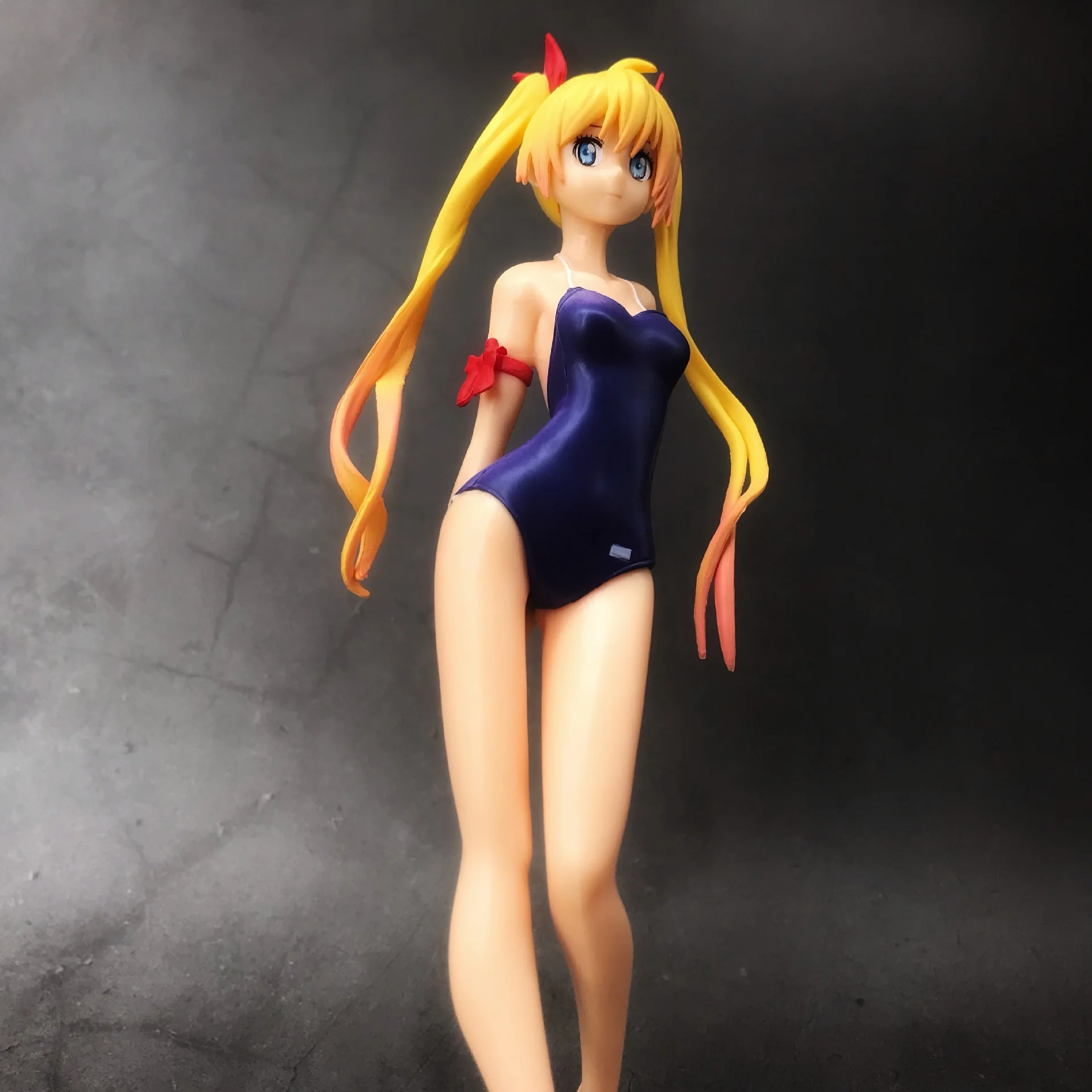 Nisekoi Аниме фигурку Kirisaki Chitoge синий купальник версия модели ПВХ игрушка в бикини
