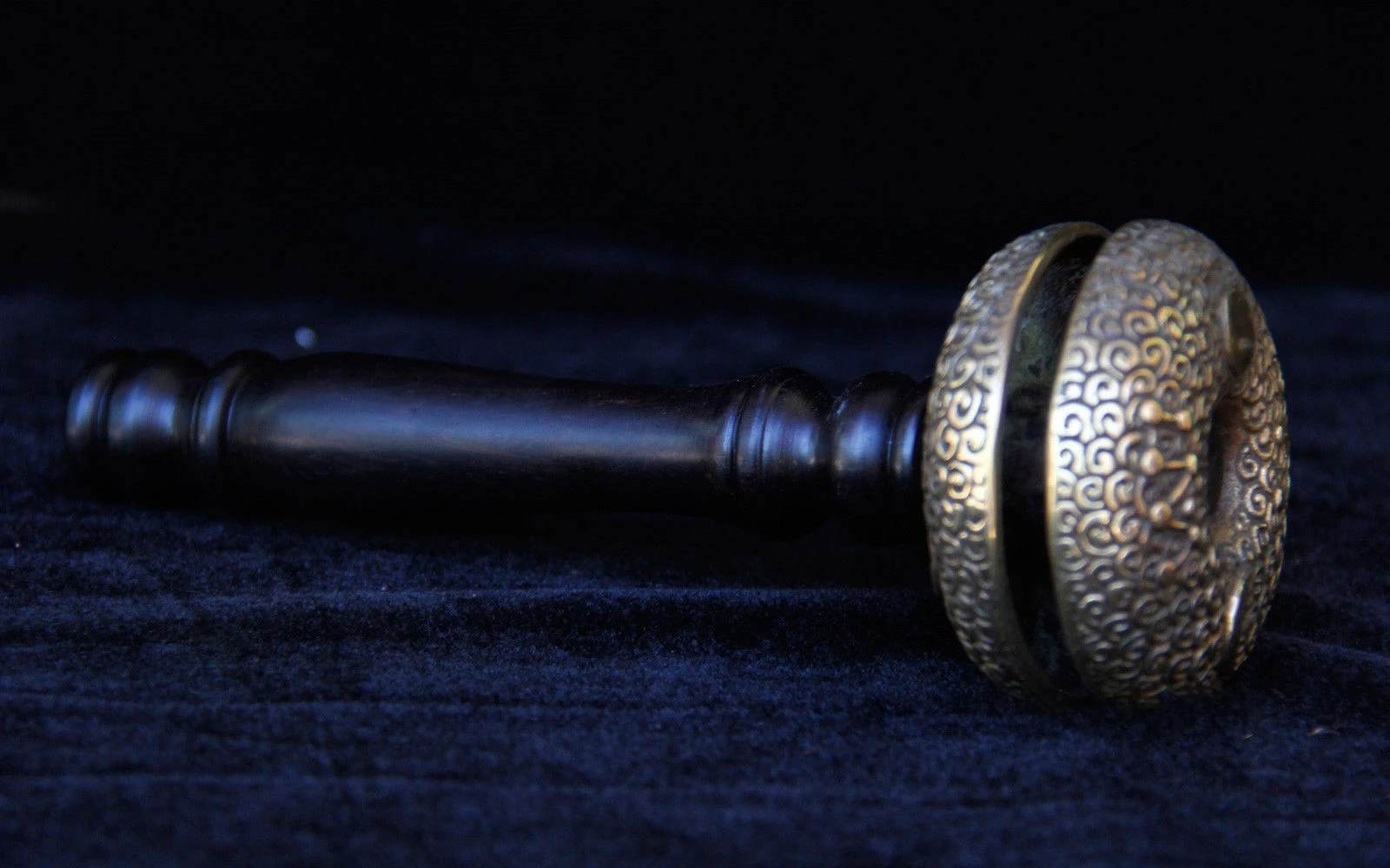 Tibet Antique Bronze Tibetan Sun &amp Moon Prayer Wheel Wood Handle | Дом и сад