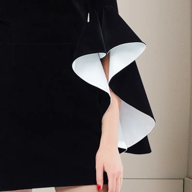TWOTWINSTYLE Elegant Party Dresses Female Flare Long Sleeve Diamonds Irregular Mini Dress For Women 2020 Autumn Fashion New | Женская