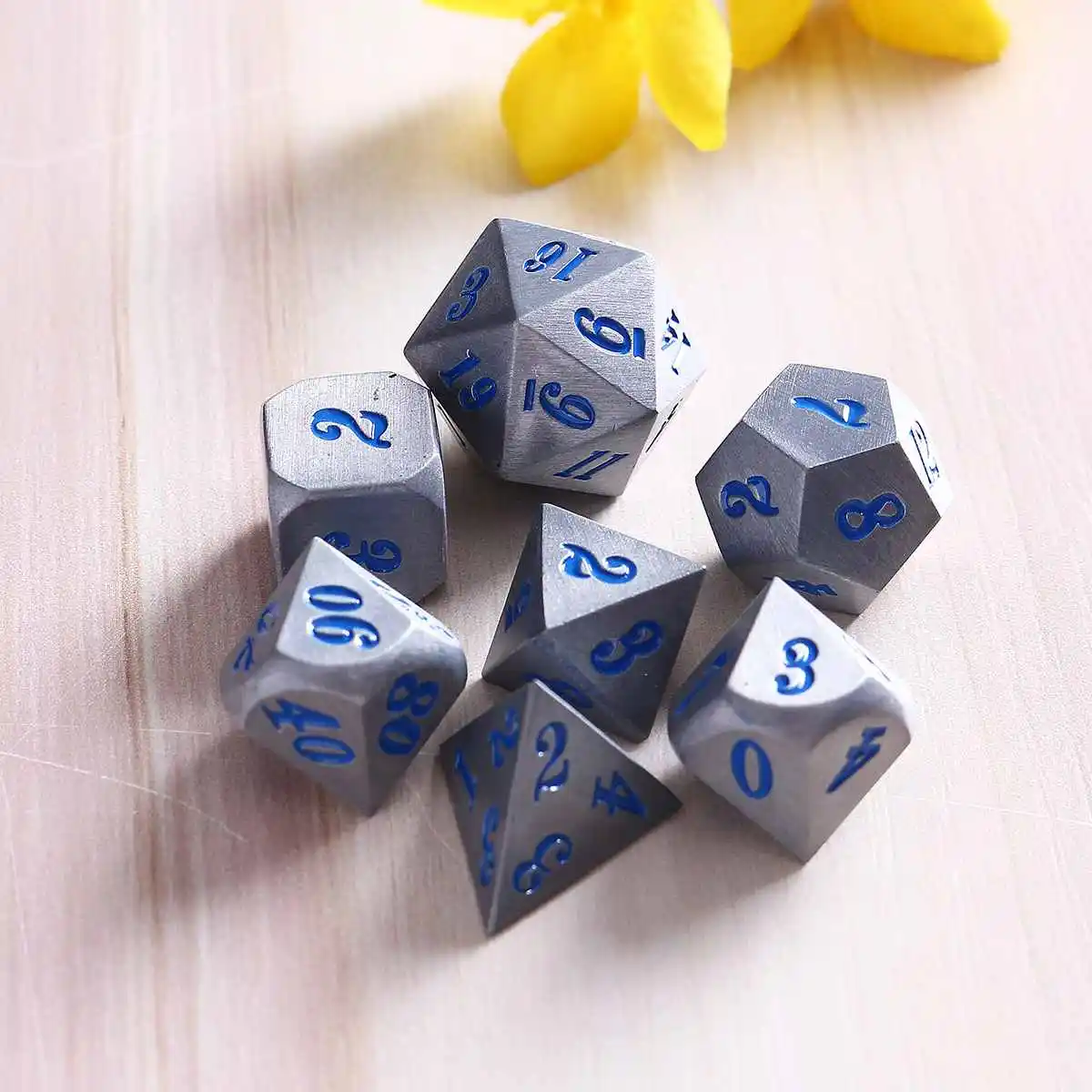 

7pcs/set Heavy Solid Metal Polyhedral Dice for MTG RPG D&D Board Games Entertainment Bar Games 3 Colors With Bag