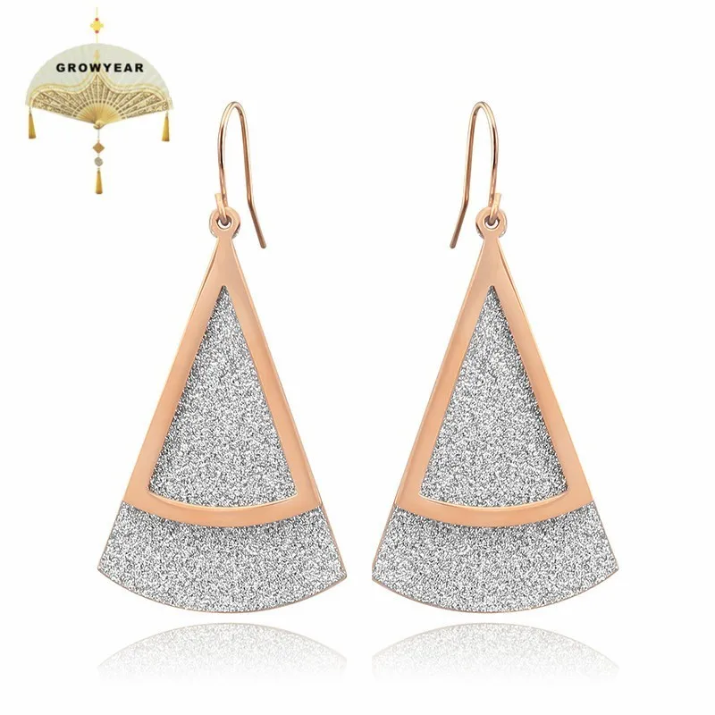 Серьги женские из нержавеющей стали 316L розового золота в виде треугольника с блестящими камнями, антикоррозийные.