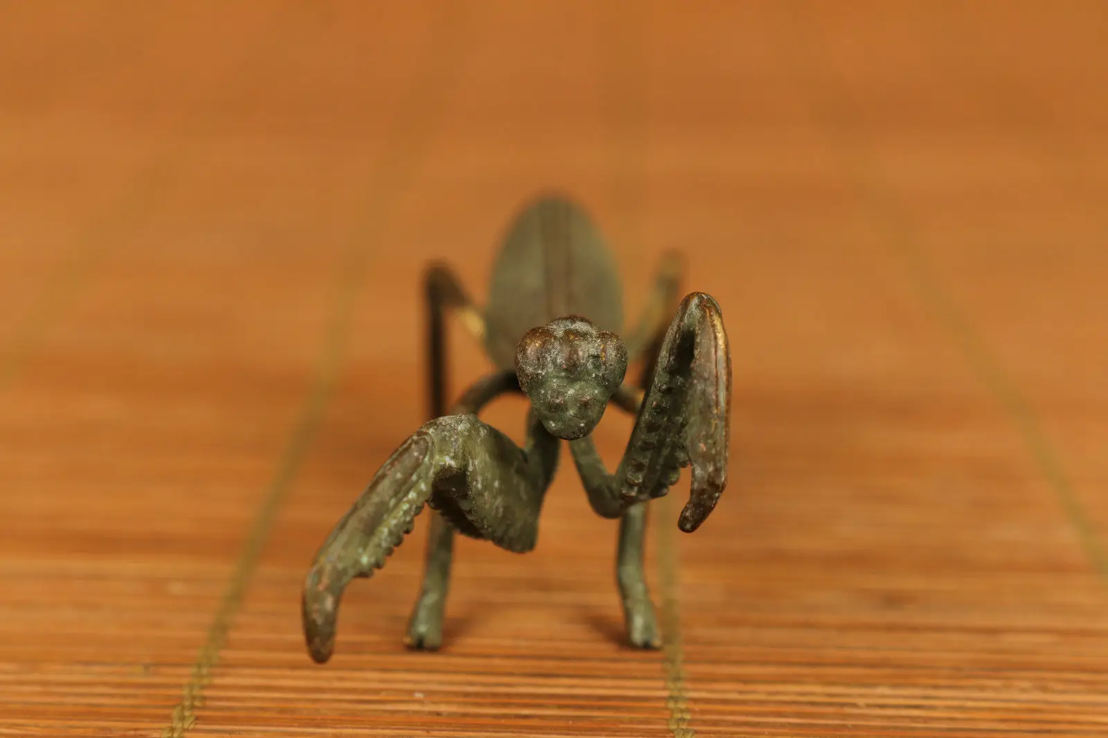 

Hand-carved Mantis Statue In Chinese Bronze Wares For Home Decoration