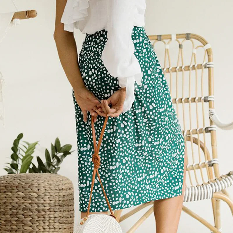 Повседневное платье в горошек сексуальное пляжное на пуговицах лето 2020 зеленый