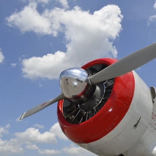 Крупным планом вид пропеллера на AT 6 Texan warbird плакат печать (34x22)|Таблички и знаки| |