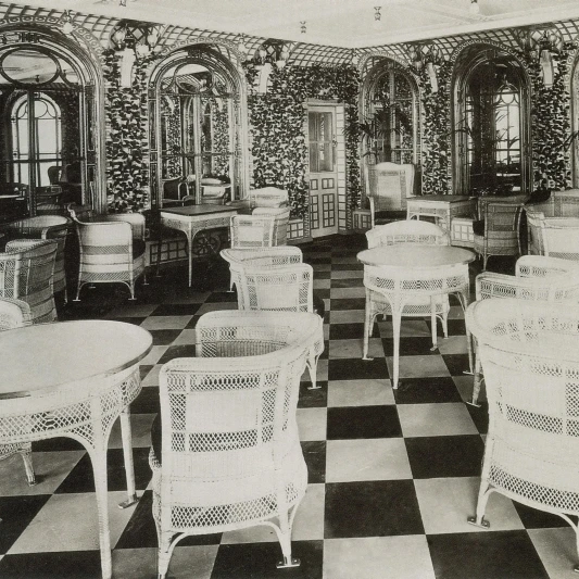 The Verandah Cafe of the постер к &quotтитанику&quot Print by Science Source (24x18)|Таблички и знаки| |