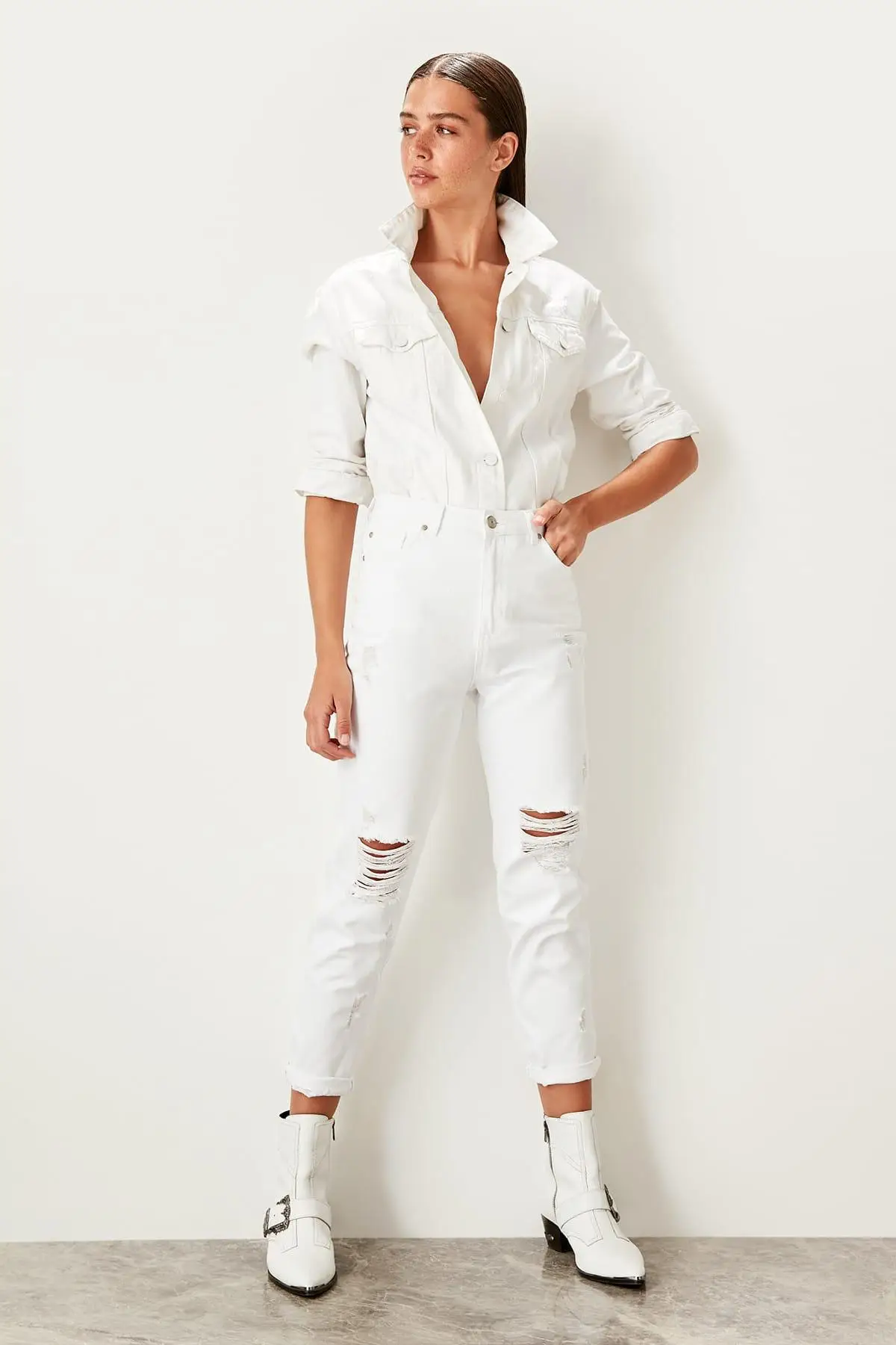 Trendyol/белые рваные джинсы с высокой посадкой Bel Mom TWOSS19LR0247| |