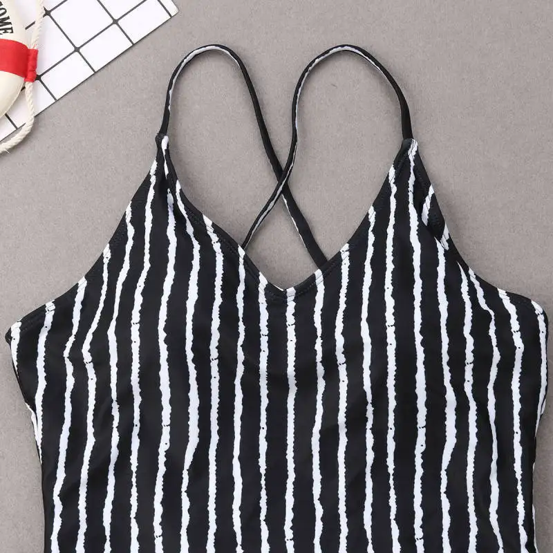 Семейный купальный костюм для мамы и дочки одинаковый женский цельный летний