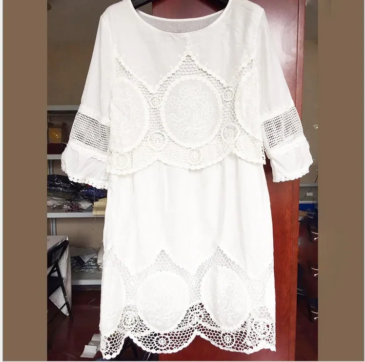 Модное женское платье большого размера белое кружевное с вышивкой летнее