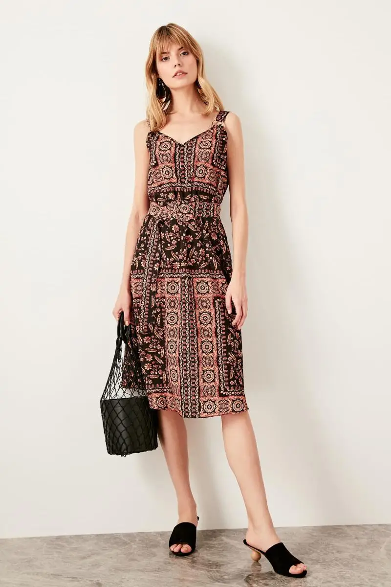 Trendyol черное платье с рисунком TWOSS19LJ0127|Женские платья| |