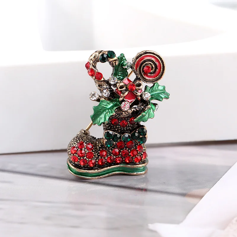 

Shoe brooches are popular in Europe and America