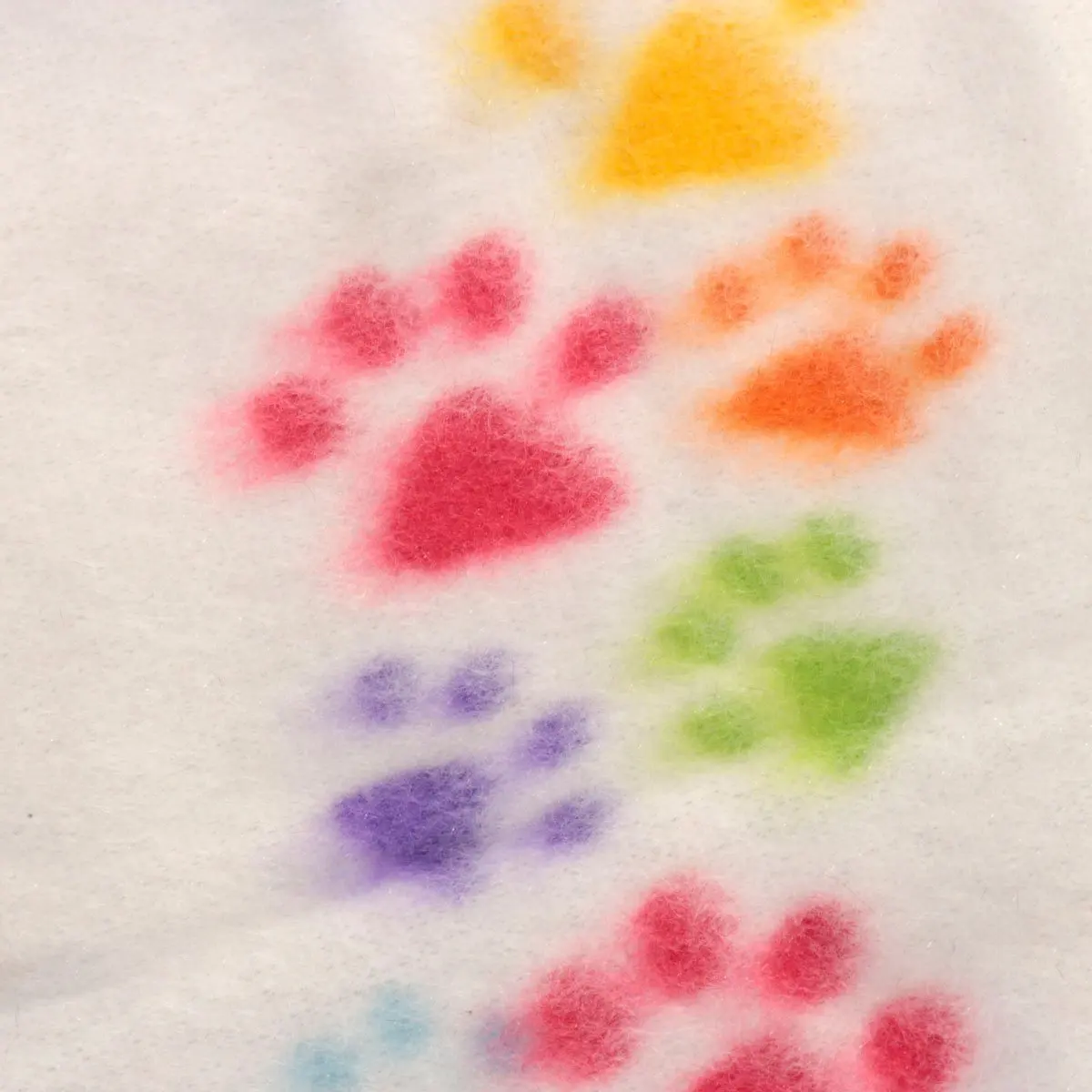 Одеяло для домашних животных Foot Print Pet Blanket из флиса с яркими царапинами, для кошек и собак, размером 60 x 70 см, белого цвета.