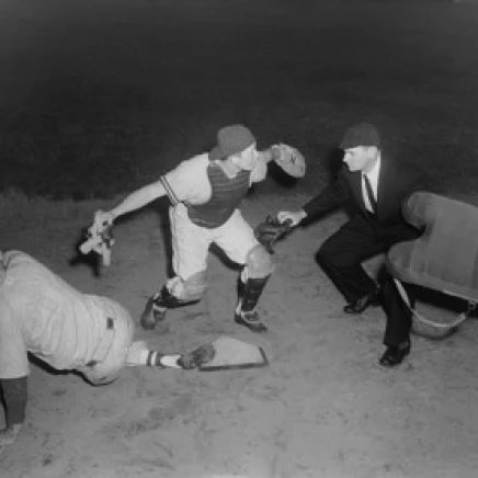 Baseball player sliding on home base and a umpire calling him safe Poster Print (18 x 24) | Дом и сад