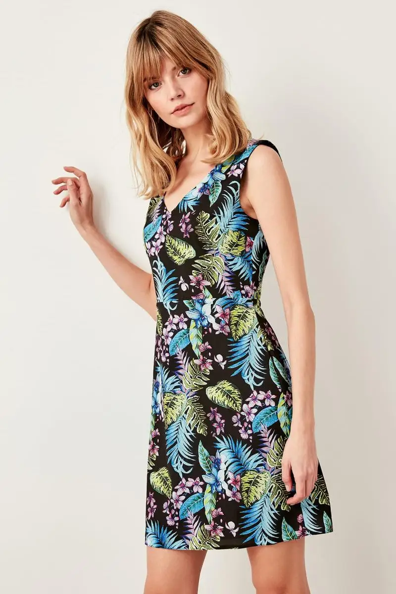 Trendyol черное платье с рисунком TWOSS19LJ0136|Женские платья| |