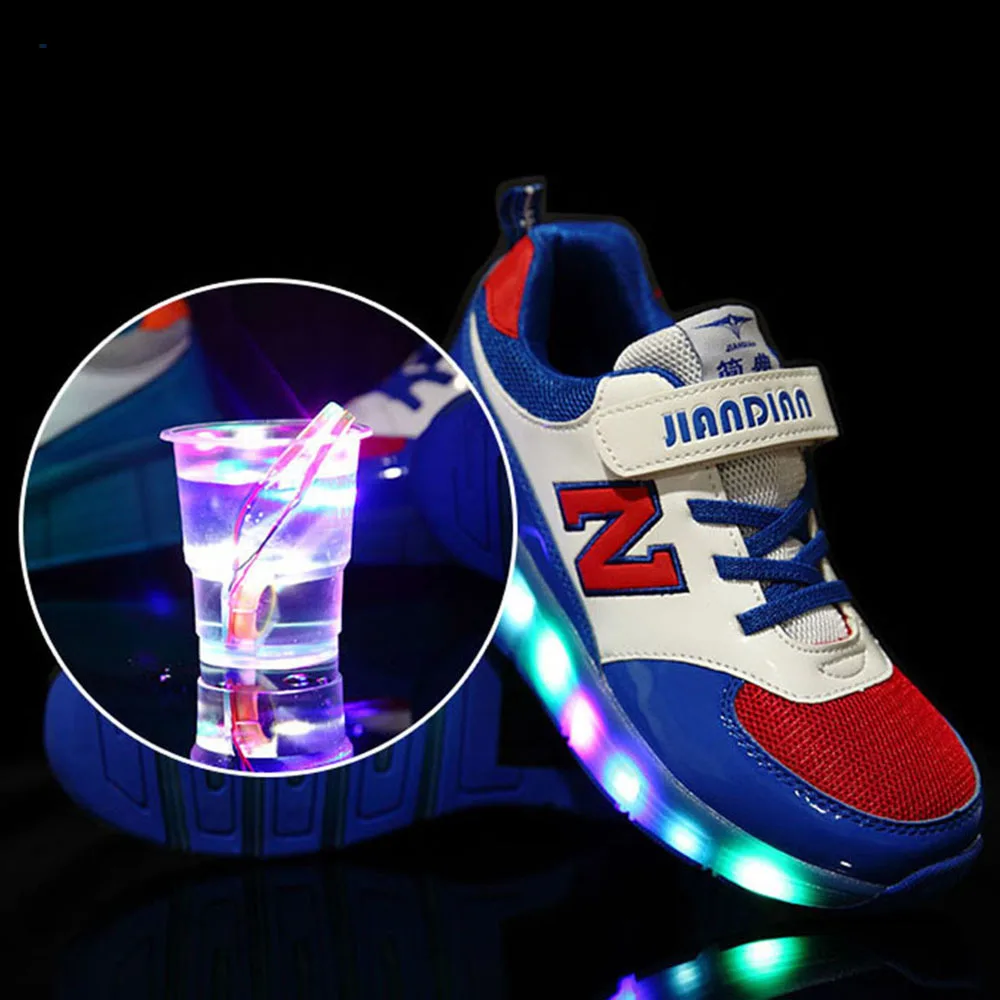 2018 Luminous Sneakers Children Glowing With Led Light Up Shoes Wheels Kids Roller For Boys Girls | Детская одежда и обувь