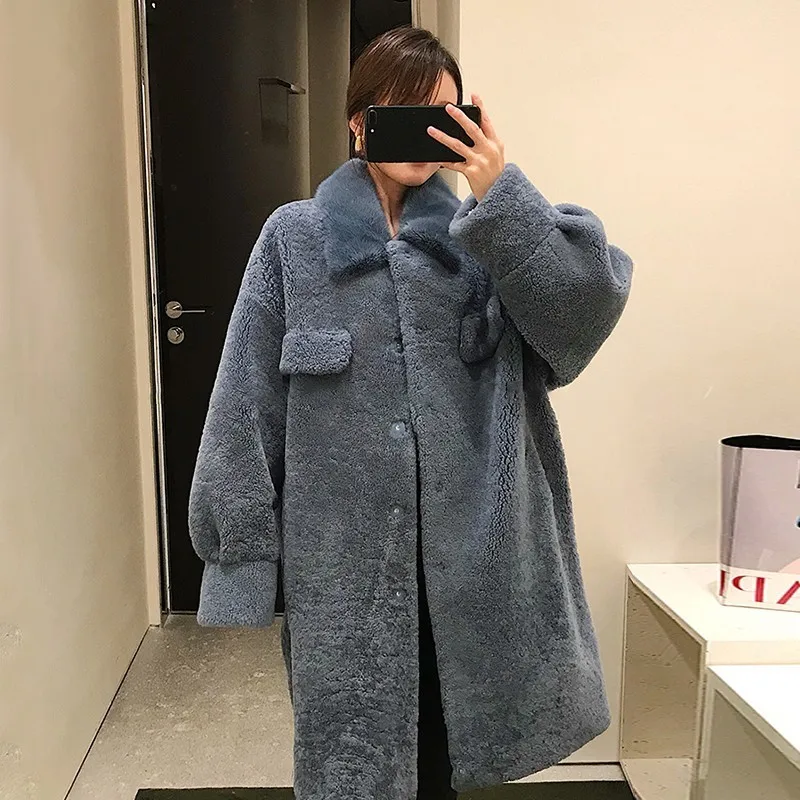 TWOTWINSTYLE искусственный мех ягненка пальто Для женщин с длинным рукавом норки
