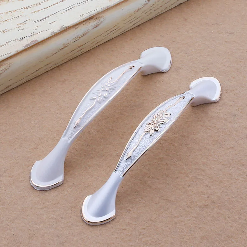 1pcs Zinc Alloy Ivory White Cabinet Handles Kitchen Cupboard Door Pulls Drawer Knobs European Fashion Furniture Handle Hardware |