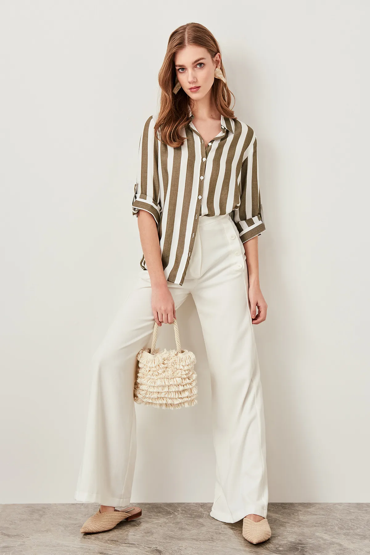 Trendyol Striped shirt Khaki TWOSS19ST0063 |